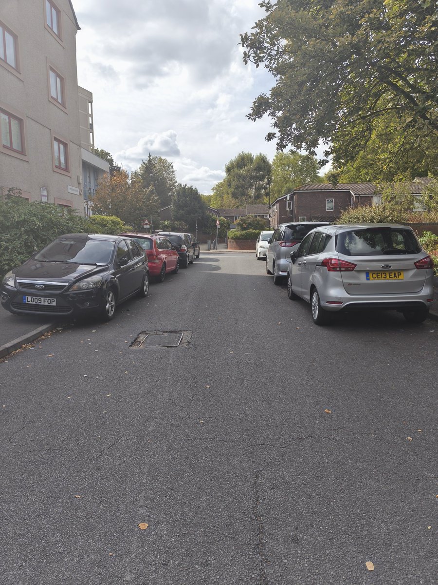 BICWO2014's tweet photo. 🚨 Signage has been sprayed, and access continues to remain blocked. @HarcaPoplar

@LETTA_Trust are you concerned about your students as much as we are as residents?

Photo taken today. https://t.co/JhwxLPvjgQ