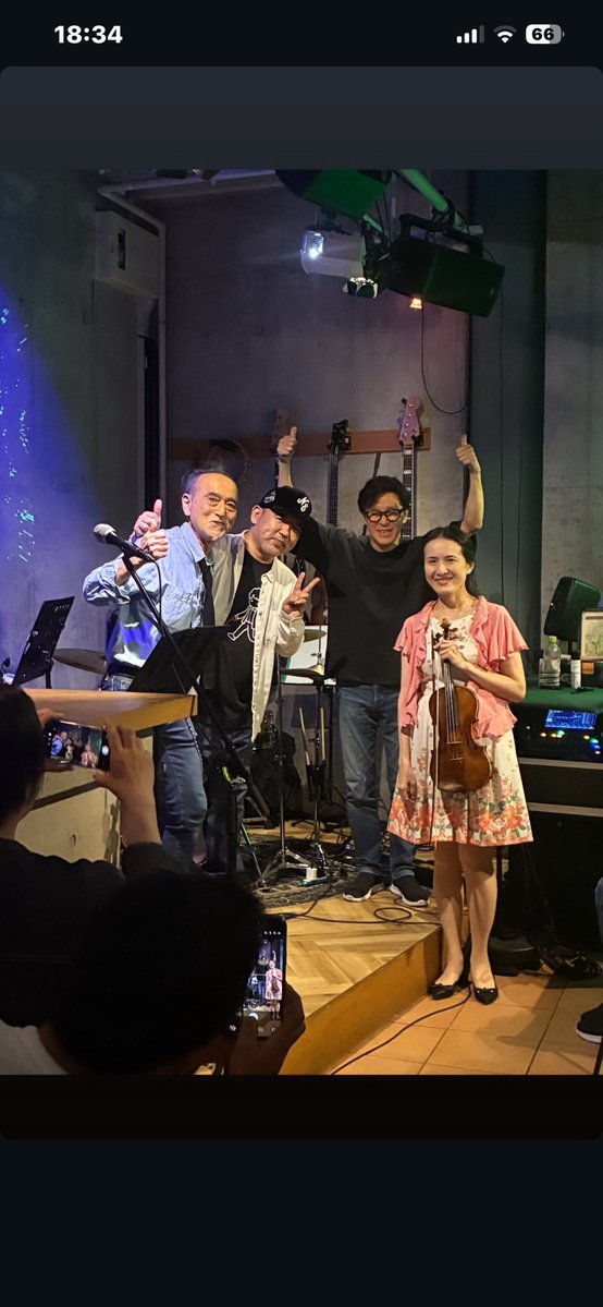 ShojiIchikawa's tweet photo. 市川祥治SESSION
市川祥治session
急遽の開催ながら満席となり有り難う御座いますの感謝感激です🙇

バイオリンのAnnaさんのMoby Dickでの10分のソロ演奏すごかった〜
ほんとに皆様お越し頂きありがとうございました🙇😁 https://t.co/FGwMdkUKCb