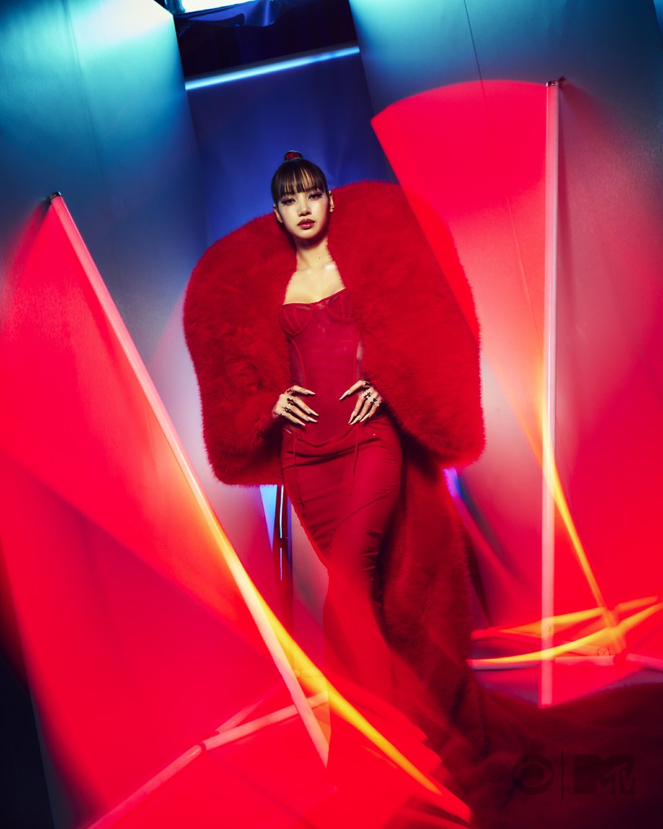 headlineplanet's tweet photo. #VMAs Portraits: LISA by Pari Dukovic/CBS https://t.co/vdiW9UJR43