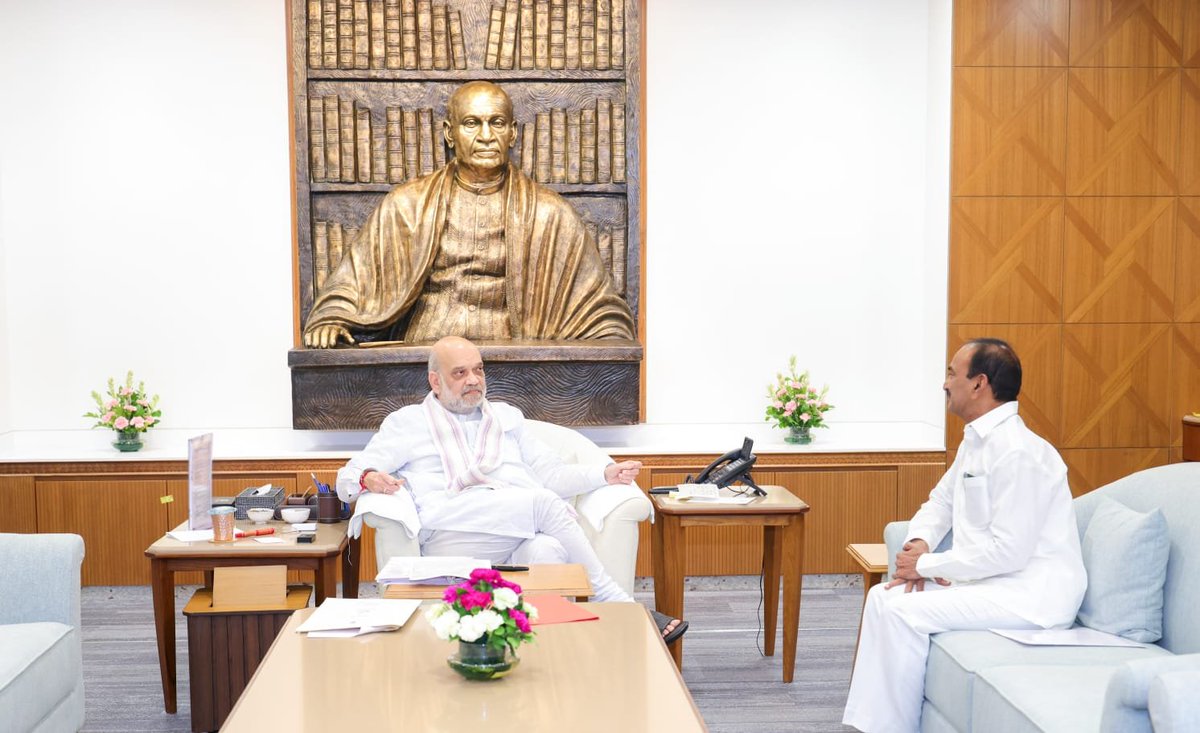 Eatala_Rajender's tweet photo. కేంద్ర హోం శాఖ మంత్రివర్యులు శ్రీ @AmitShah గారిని ఢిల్లీలో మర్యాదపూర్వకంగా కలిసాను.

#BJP4Telangana #BJP4India https://t.co/AA9cptcOgc