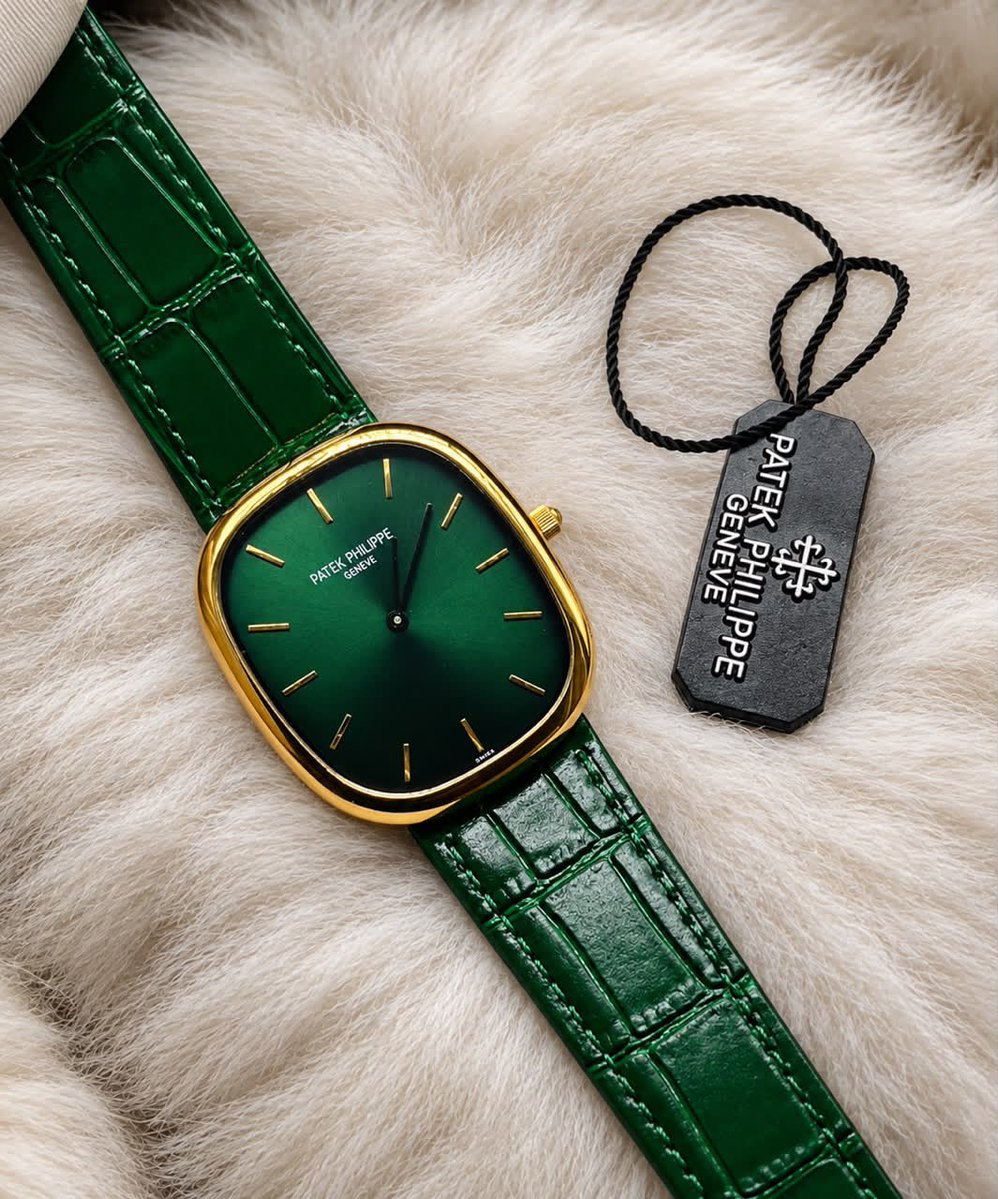 King_Maffy_14's tweet photo. 🔥🔥🔥 QUALITY PATEK PHILIPPE WATCH 

100,000 Naira 

comes  with box 🔥🔥🔥 https://t.co/m0OXknjWpX