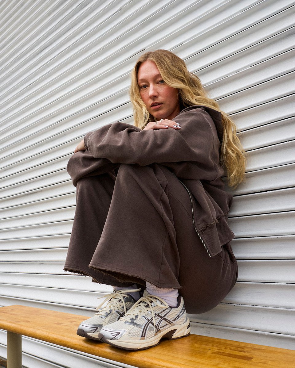 footlocker's tweet photo. These versatile, retro runners are made for more than marathons. 

Shop ASICS at Foot Locker.
https://t.co/rc7j5gluxS https://t.co/ops6jK8NnB