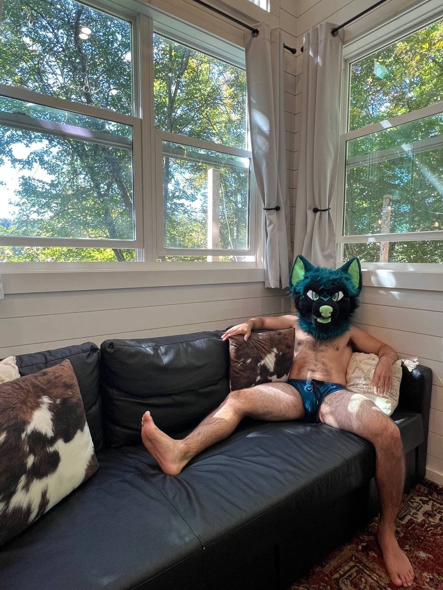 FrostyNightAD's tweet photo. How do yall like my new bathing suit..... https://t.co/b20V5vya5Z
