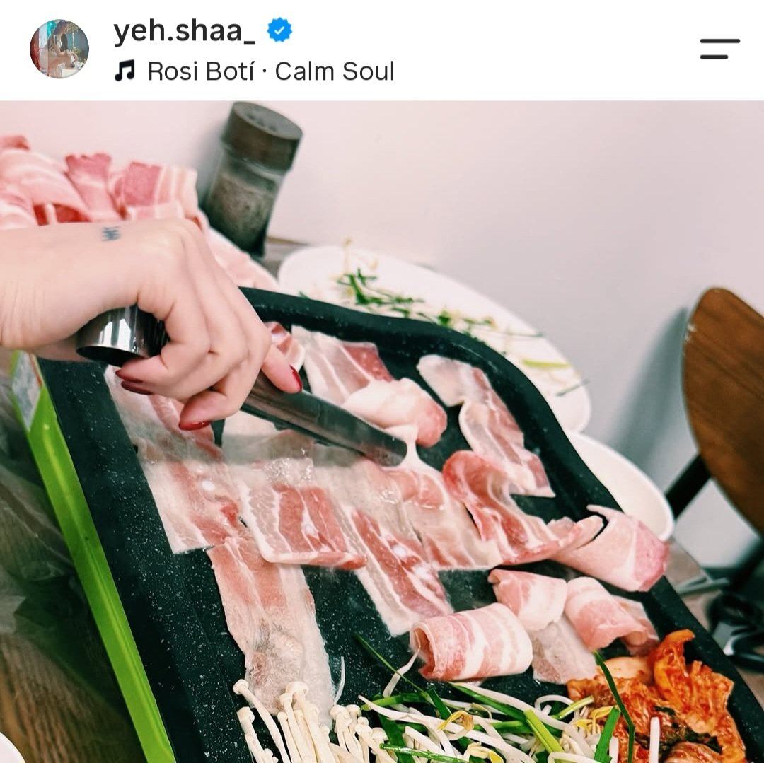 idlepopbase's tweet photo. One year ago today, i-dle's SHUHUA posted a photo of SOOJIN's hand on Instagram. https://t.co/MVOmB2keE8