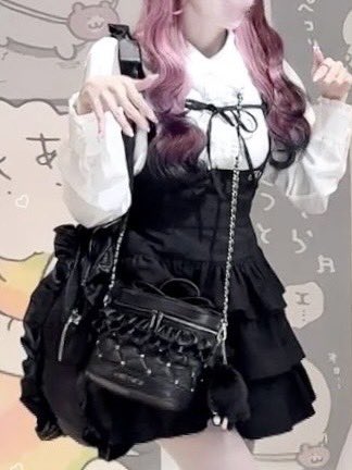 _kirin_neko_'s tweet photo. @inuarigato_ これ！10月発売らしくてまだ商品ページとかなかった(T_T)
でも可愛すぎて着こなせるか迷ってる https://t.co/PGV4bgIAnM