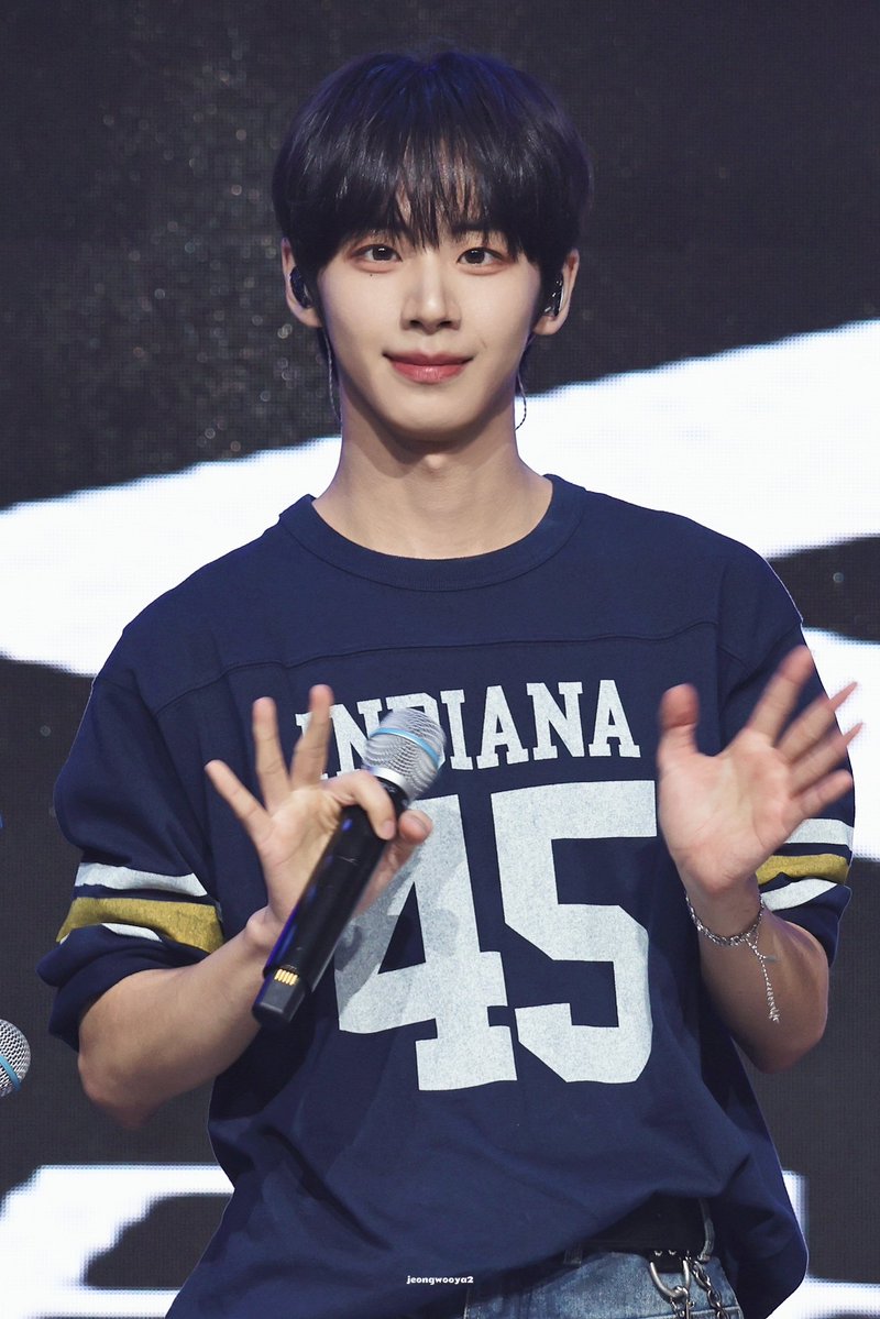 _JeongwOoya2's tweet photo. 260928
#서정우 #JEONGWOO https://t.co/iWIeOeKU25