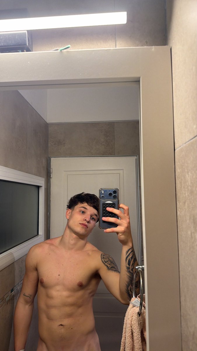 jcay1058's tweet photo. https://t.co/9Rjw7Q1XKu nuevo videito estando lisiado🍆💦🤤 https://t.co/3LqpmojLLO