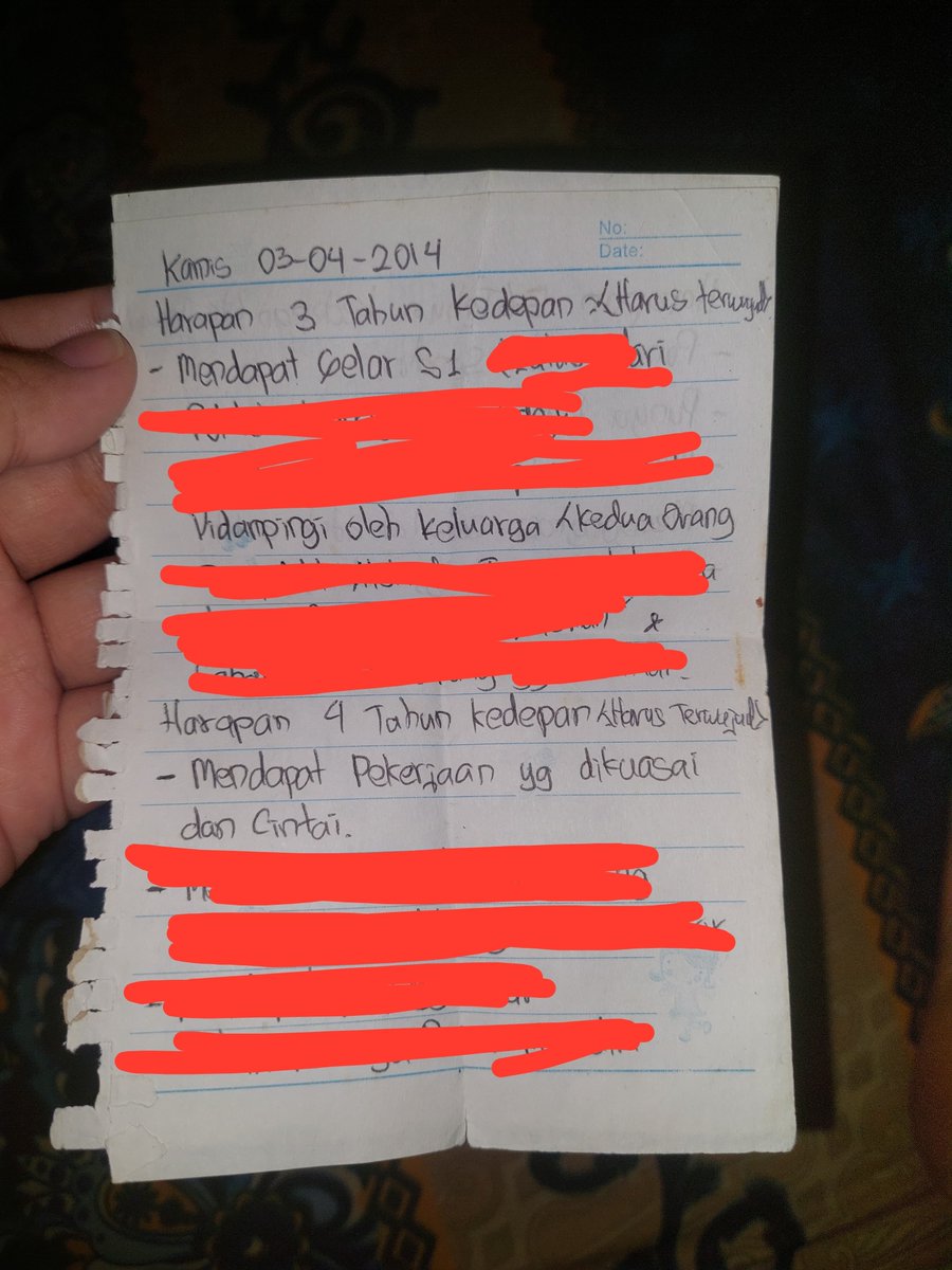 alliswellmee's tweet photo. Ternyata hidup tak semudah tulisan tangan sewaktu diumur 18 tahun 😌😌😂 https://t.co/kclGQFZuGD