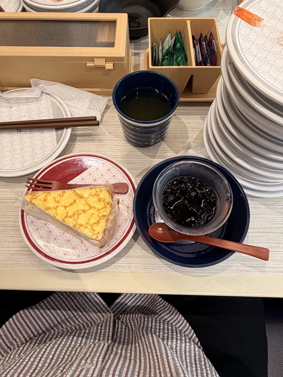 Buuu702's tweet photo. エビを食べて最後にデザート https://t.co/evruEum32w