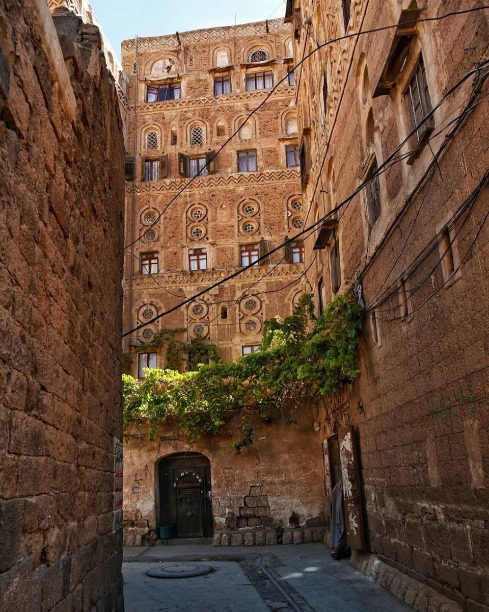 aseelswaid9's tweet photo. The beauty of ancient Yemeni architecture https://t.co/HQftAQdovb