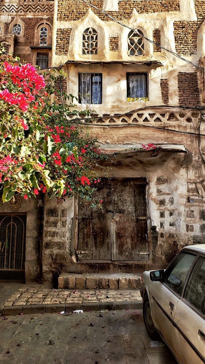 aseelswaid9's tweet photo. The beauty of ancient Yemeni architecture https://t.co/HQftAQdovb