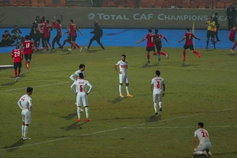 Ibrahim06463290's tweet photo. الزمالك اترمي في الكونفدراليه 4 سنين طلع جمهورهم بالاعلام بالنادي نفسه قالك دي اقوي من الابطال

خد علي عينه من يمين الدكر افشه قعد 4 سنين عشان يقول علي بطوله شرفيه ان دي نهائي القرن

دي حتي استرجاع احداث القرن والصفحات والميم اللي كنا بنعمله بيقلدوه

اي كلام واي هطل https://t.co/ooZ2zu0gGC