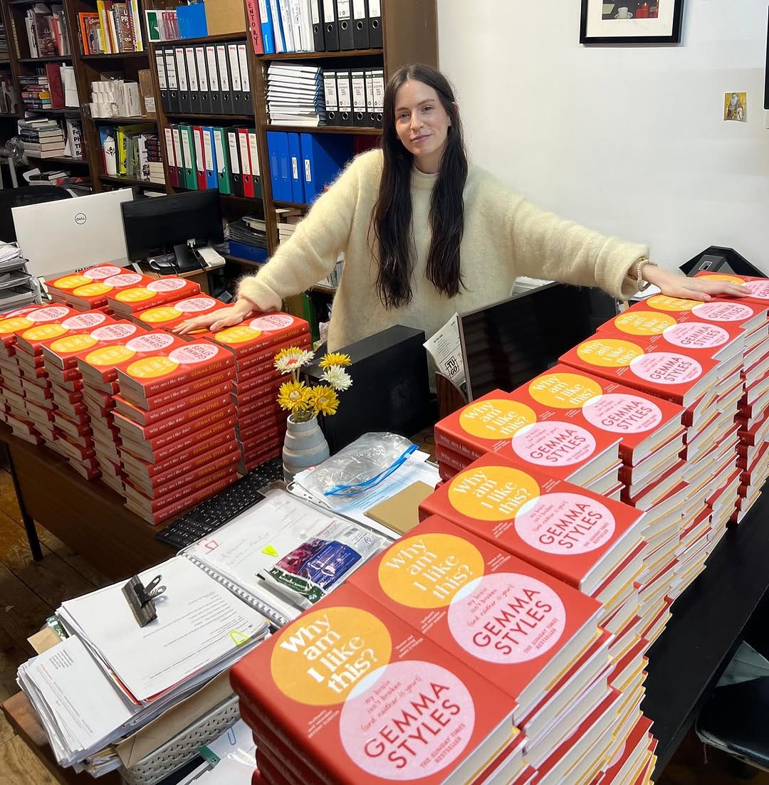 anataiz45h's tweet photo. d! She was kind enough to stop by the shop and sign additional copies of her book, Why Am I Like This.

You can pick up signed copies now, both in-store and online. https://t.co/8GUBDI3JQx