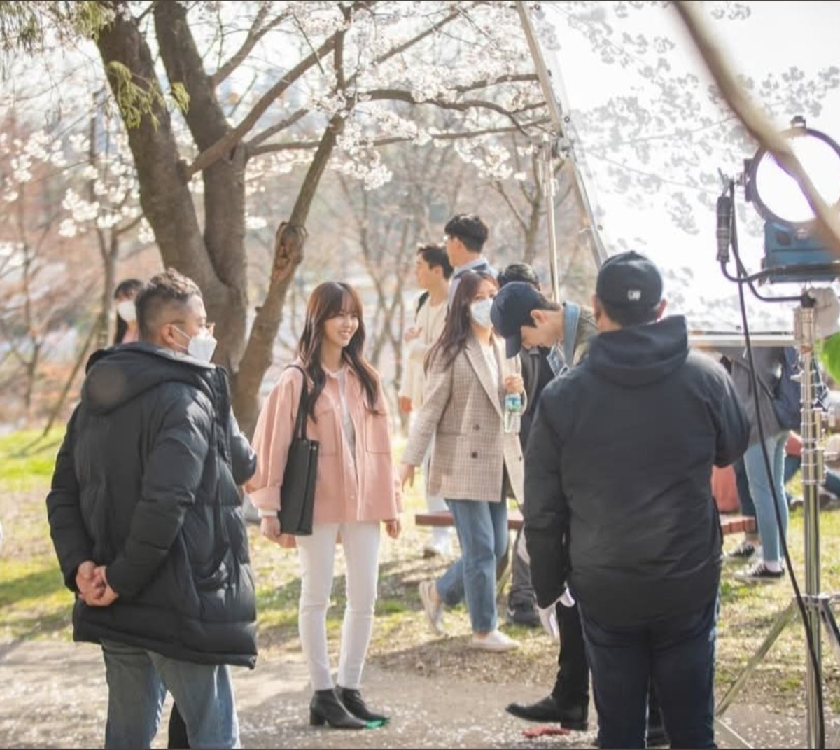 now_love_'s tweet photo. 숲길같은곳에 있으면 당연히 선오조조 생각나죠,.....................
선오조조 시간이 계속 흐른것같댜,,, https://t.co/c99mnlSNV4