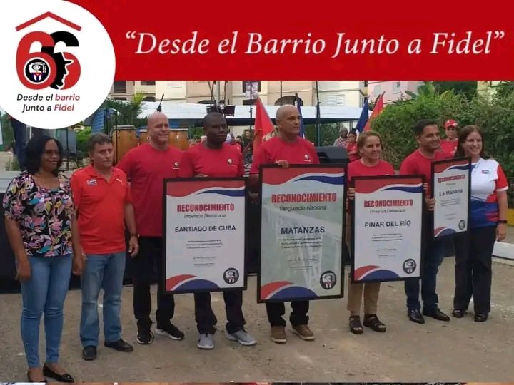 ValierRami9461's tweet photo. Reconocida la provincia de #SantiagoDeCuba en el acto nacional por los #66AñosCDR. https://t.co/UCEDP0nKc2