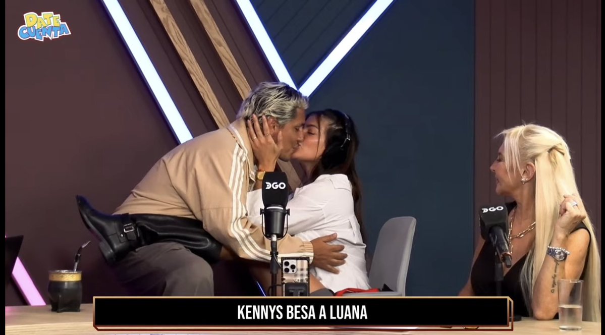 unidadluanista's tweet photo. Alto beso de luana y kennys @lulafernandezok @KennysPalacios 
LUXTITIXDATECUENTA https://t.co/Zg65AkCcB3