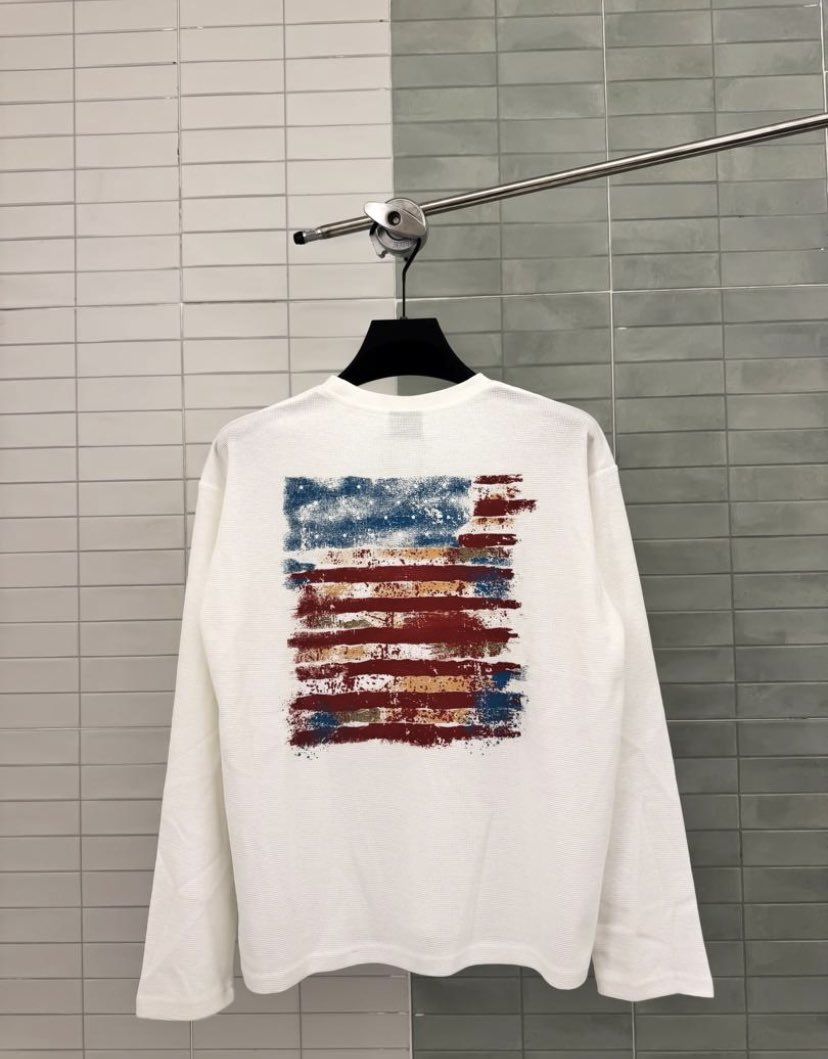 FLYGERIANrn2's tweet photo. Black or white? ✌️ https://t.co/jOe9zifW7J