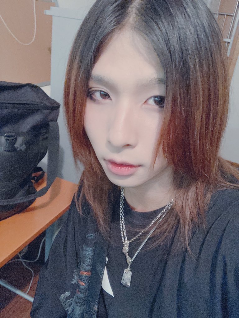 AMAYADORIUM's tweet photo. 髪の長さ的にはこの時くらいまで戻したいな。
早よ伸びれ。 https://t.co/SClBlVfjAU