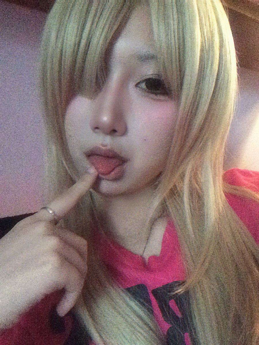 HANI77sakura's tweet photo. 为了满足你的救世主情节我几乎是在很用心的堕落 https://t.co/sHrX9Cd5nj