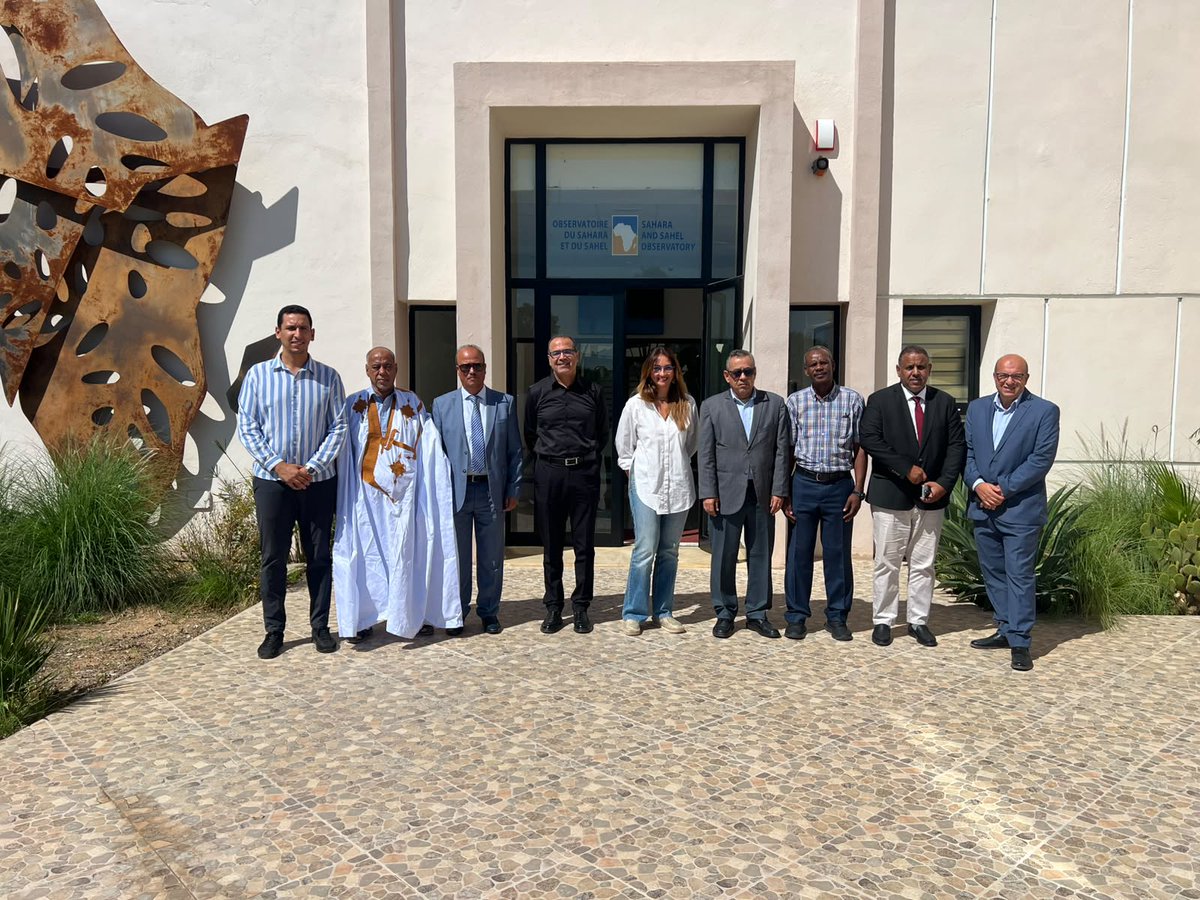 OSS_Comms's tweet photo. .@OSS_Comms welcomes a high-level Mauritanian delegation to prepare PRAGOA, strengthening the resilience of oasis and agropastoral communities in Adrar against #climate_change.
To know more: https://t.co/syWgFFN3Xo https://t.co/LRfd0es38R