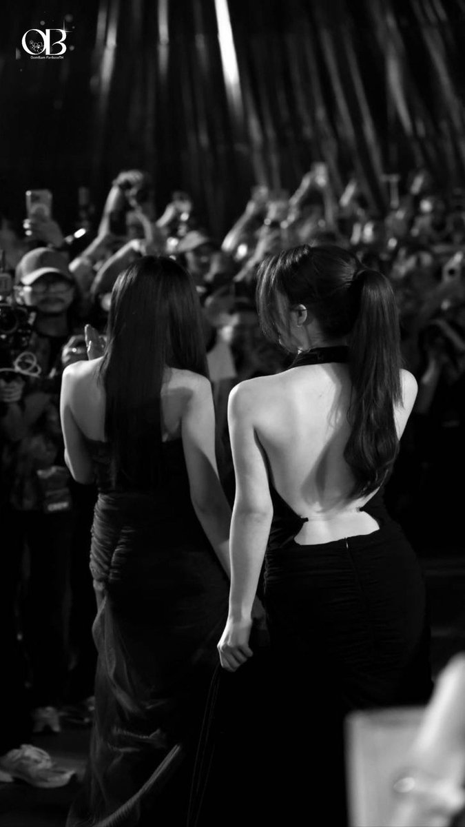 oombamfanbaseTH's tweet photo. 🖤❤️❤️‍🔥

GALA PREMIERE WITH OOMBAM
#ธี่หยดสมิงเขาขวางxOomBam https://t.co/4n6gjTpFk2