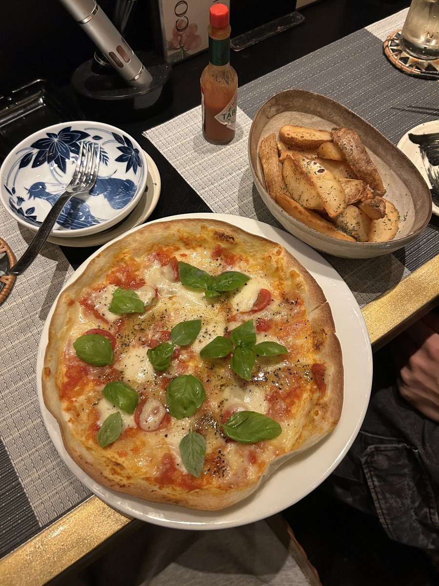 nekotoaya's tweet photo. 贅沢な夜ですわ…ー！！！！ https://t.co/feAS1EWAqx