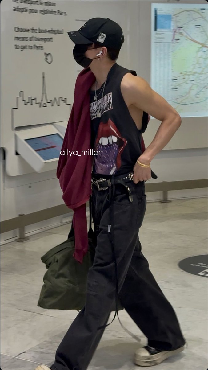 lizzy_panic311's tweet photo. This is prolly an unpopular opinion but hynjn's casual clothes without fail always make me think of like, the worst dudes I've ever met lmao https://t.co/S1SSLbjku8
