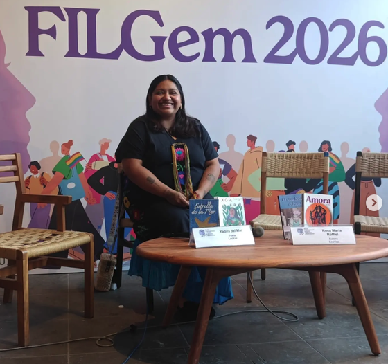lesvoz's tweet photo. Siempre un éxito la presentación y la única organización lesbofeminista radical en una feria de libros "generista".
Agradecemos a todas las que nos acompañaron y adquirieron libros para seguir la Revolucion lesbiana feminista radical.
Fotografías de Lesvoz y Yadira del Mar... https://t.co/HjxKMoZHMx