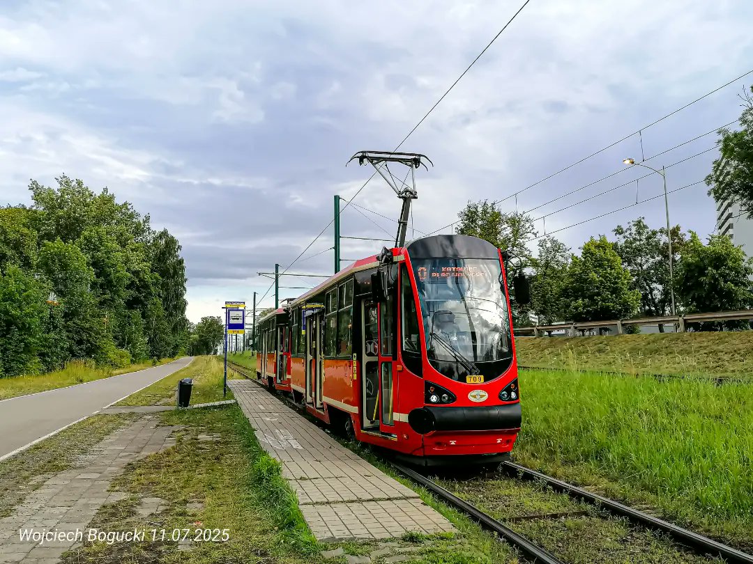 elliegonzalezie's tweet photo. A trip to the Upper Silesian Industrial District

Let’s go back to last year’s vacation, when I first visited the region to photograph classic 105Na trams, modernized vehicles, and Jelcz buses operated by PKM Sosnowiec. I also visited the area https://t.co/5ih5SqTm96
