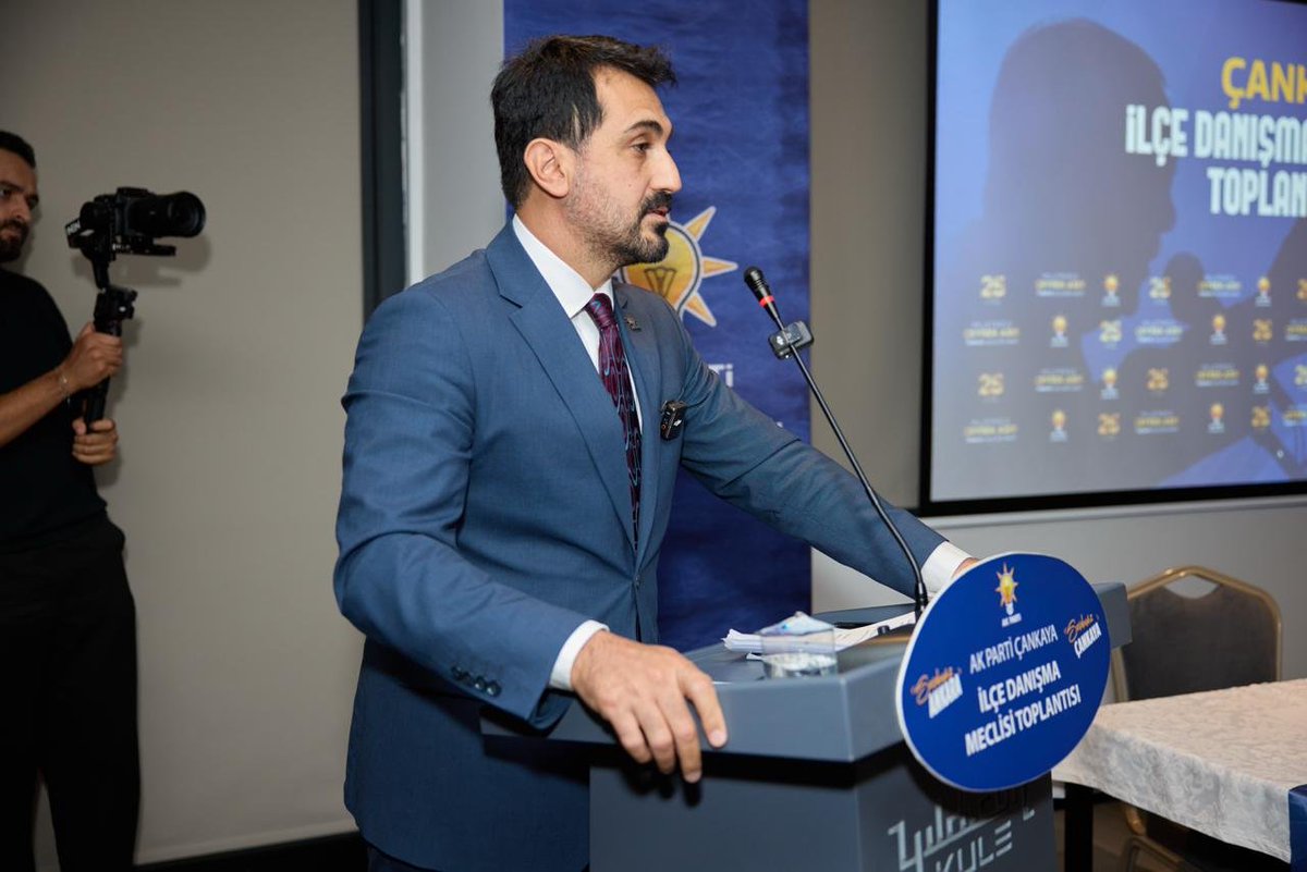 akcankayagenc's tweet photo. Eylül Ayı İlçe Danışma Meclisi Toplantımızı; AK Parti Grup Başkanvekilimiz ve Ankara Milletvekilimiz Sn. Leyla Şahin USTA, İl Başkanımız Sn. Hakan Han ÖZCAN, İlçe Başkanımız Sn. Muhammed Baran KARADUMAN, İl Başkan Yardımcımız Sn. Halil HOTAMAN, İlçe Gençlik Kolları Başkanımız Sn. Muhammed DUMAN, Gençlik Kolları teşkilatımız ve teşkilatımıza gönül vermiş kıymetli dava arkadaşlarımızın yoğun katılımıyla; büyük bir heyecan, güçlü bir birliktelik ve teşkilat ruhu içerisinde gerçekleştirdik.
Aynı inanç, aynı kararlılık ve aynı dava şuuru ile; gençliğimizin enerjisi ve teşkilatımızın gücüyle milletimize hizmet yolunda gece gündüz demeden çalışmaya devam edeceğiz.
Milletimizle Çeyrek Asır, Türkiye Geleceğe Hazır. 🇹🇷