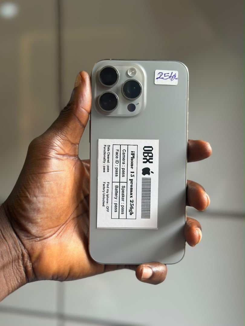 greatvictroy1's tweet photo. *iPhone 15promax 256gb FaceID✅TrueTone✅Physical Sim✅BH85%🔋—870k💰*

_‼️No Replaced Part‼️_ https://t.co/yCi6U6ULUO