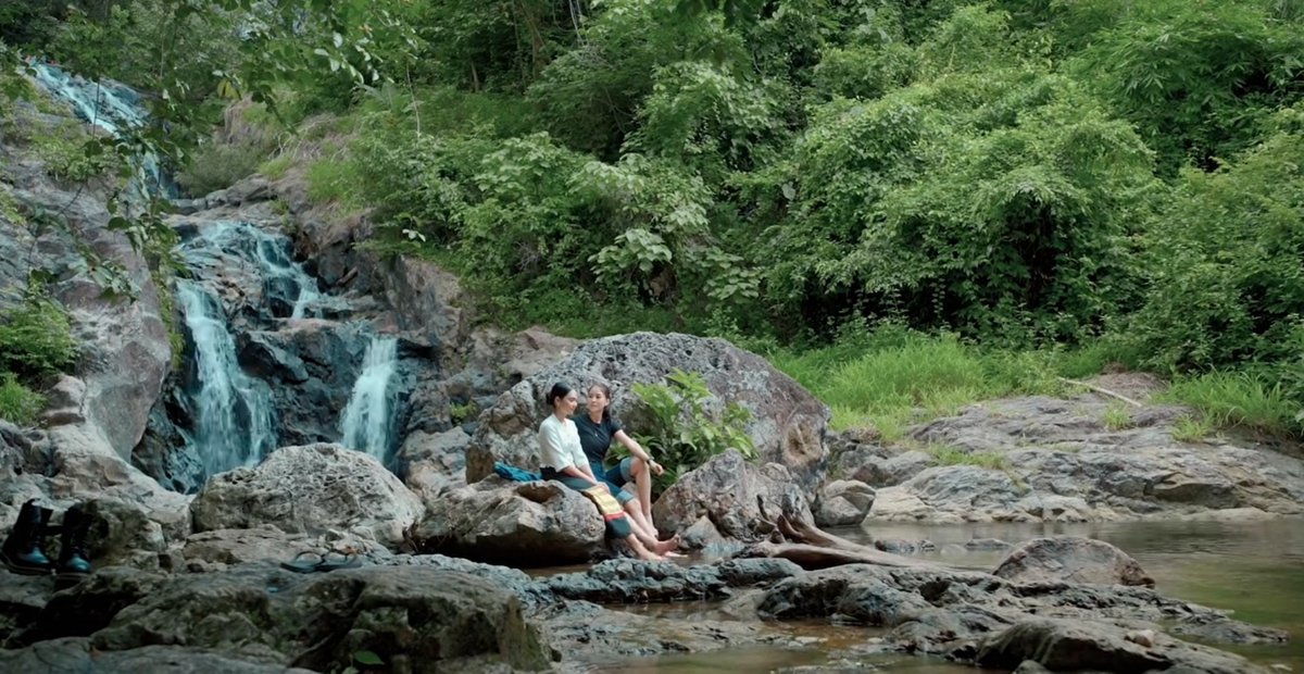 itsPaulineSy's tweet photo. Please give 'Khom Klang' the series a chance! I honestly didn’t have any idea about ancient Thai beliefs, and I’m so glad I was introduced to this series because the story is so deep and unlike the typical cliché stories.

Mae Kru Bulan had been waiting for her karmic soulmate (Pheem) for her entire life 🥺🤏

These Thai poetic lines are making me feel things. I really hope you guys can give this one a try. So far, after 4 episodes, it hasn’t disappointed me at all. I’m really looking forward to seeing how the story unfolds! 🥹💗

KHOM KHLANG EP4
#ข่มขลังตอนที่4 #KhomKlangSeries 
#bintsireethorn #puinoonwrsr #puinoonbint