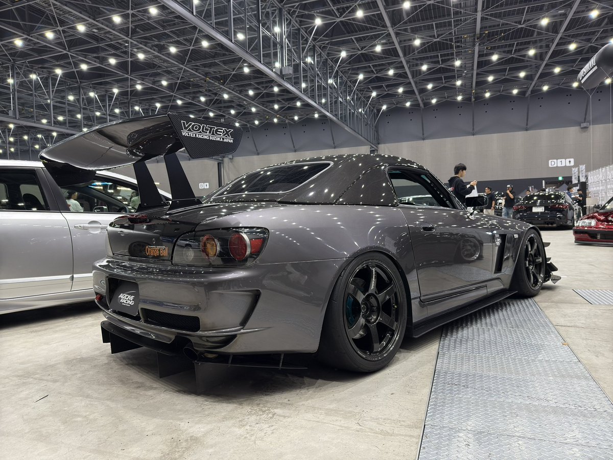 Factory_38's tweet photo. 今年もTC1000でS2000が熱い！！

10/17
TC1000で行われるs2000大運動会東！
西で大盛況だったイベントが東にも登場！！
s2000ドレスアップ集団【 MOMY MEET 】も参戦！
斉藤
練りマ🐟
JP🐢
しょうご
モエさん

【ゲスト】
佐トさん(今回はロードスター)
のっくん(去年は走れなかったけど今年はS2000で登場)
筑波タイヤサービス斉藤さん
筑波NA最速のヨシタカさん（中の人だけかも）

キッチンカーは前回と同じヴェァリアスさん！
現在エントリーはs2000だけで70台以上！

ミーティング枠も値下げして5000円にしますので少し高い駐車料金くらいの感覚でお越しください。

（事前に満額お支払いの方は当日受付にて返金しますので申し付けください。）

当日まであと3週間きりました！
みんなで盛り上げていきましょう！

#s2000大運動会東2026