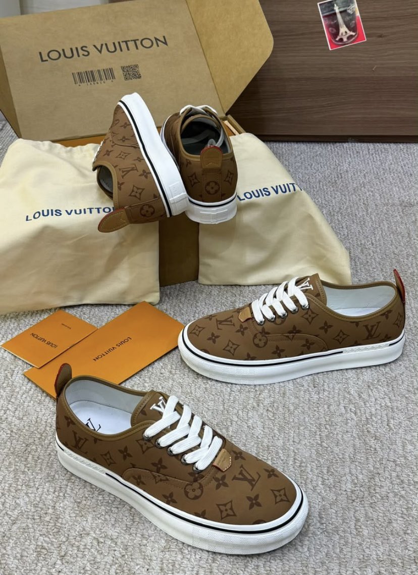 FLYGERIANrn2's tweet photo. Vans or Lv? 
Both available 🚚 https://t.co/IhQpjjeLZX