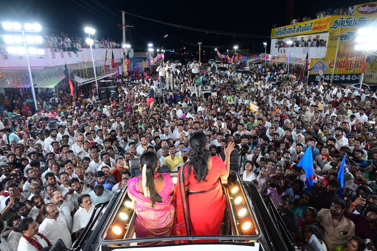 KanimozhiDMK's tweet photo. மணக்கடவு பகுதியில் தாராபுரம் சட்டமன்றத் தொகுதியின் கழக வேட்பாளர் திருமிகு S.சுகன்யா அவர்களுக்கு ஆதரவாகத் தேர்தல் பரப்புரை மேற்கொண்டேன்.

மக்களை வஞ்சித்து, வாழ்வாதாரத்தை நசுக்கிக் கொண்டிருக்கும் திறனற்ற தவெக ஆட்சிக்கு தோல்வியை பரிசளிக்க மக்கள் உறுதியோடு இருக்கிறார்கள். மணக்கடவு மக்களின் எழுச்சிமிக்க வரவேற்பு தாராபுரத்தில் உதயசூரியனின் உதயத்தை உரக்கச் சொல்கிறது!

#VoteForDMK