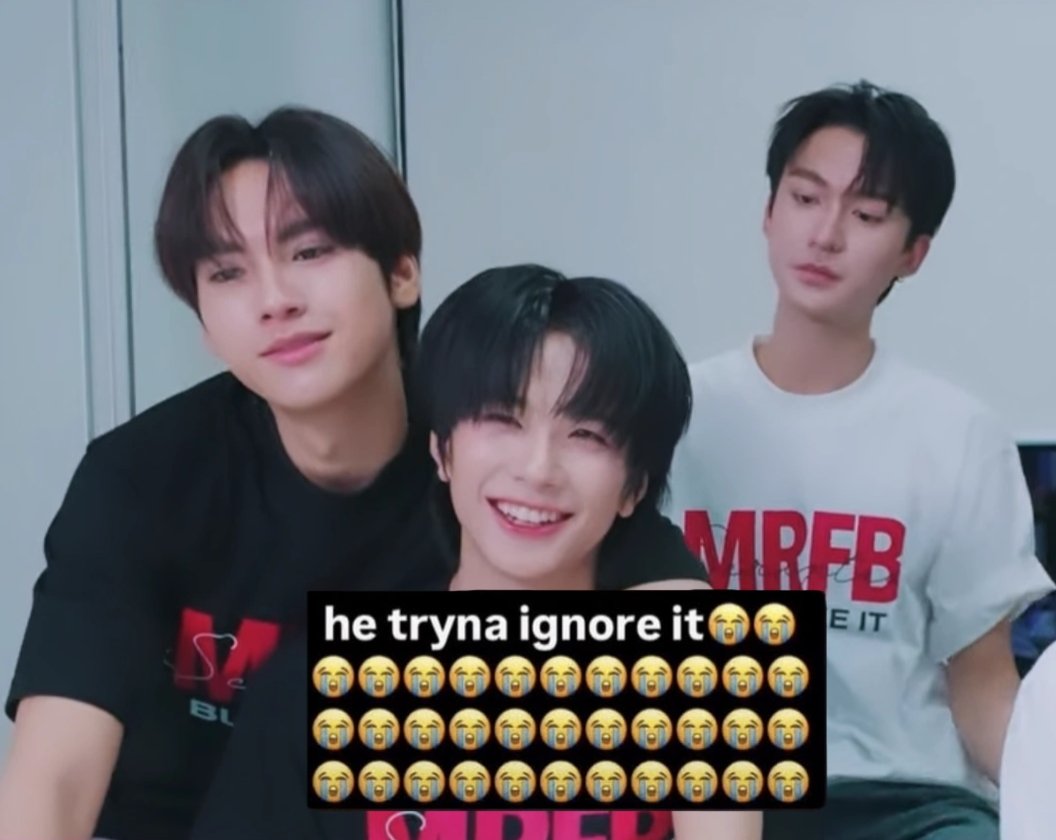 cxtieskz's tweet photo. He tryna ignore it😭😭😭😭😭😭😭😭😭😭😭😭😭😭😭😭😭😭😭😭😭😭

#ryujinpatji https://t.co/yHcfu6As7T