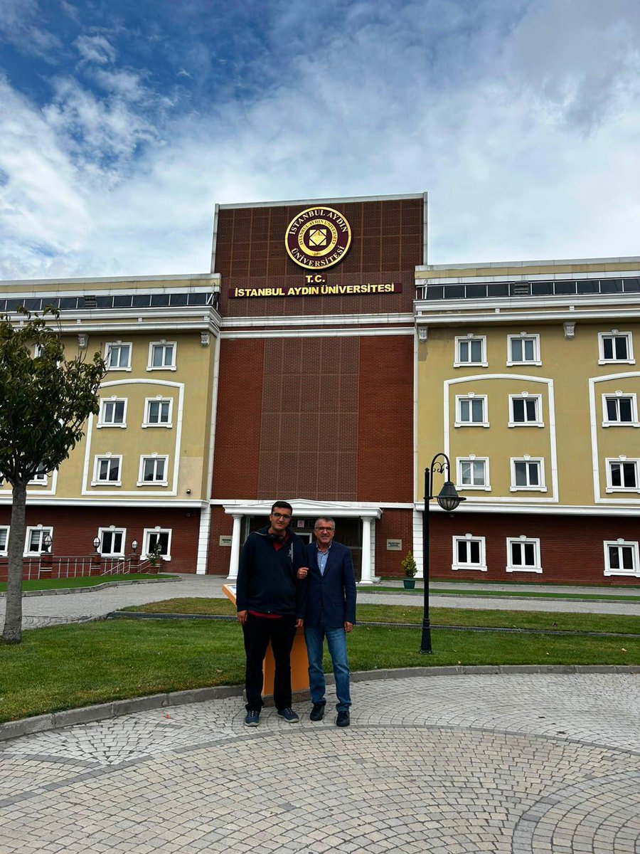 memetaslanOSB's tweet photo. Çok şükür Aslan oğlum,Hakkı Rıza’m İstanbul Aydın üniversitesinde yüksek öğretim hayatına başlamış oldu.İnşallah evlatlarımız biz anne babalara göz aydınlığı,vatana,millete ve ümmete hayırlı bireyler olarak eğitim ve çalışma hayatlarına devam ederler.@YasarSen30 @NecdetTakva https://t.co/03nxvm4638