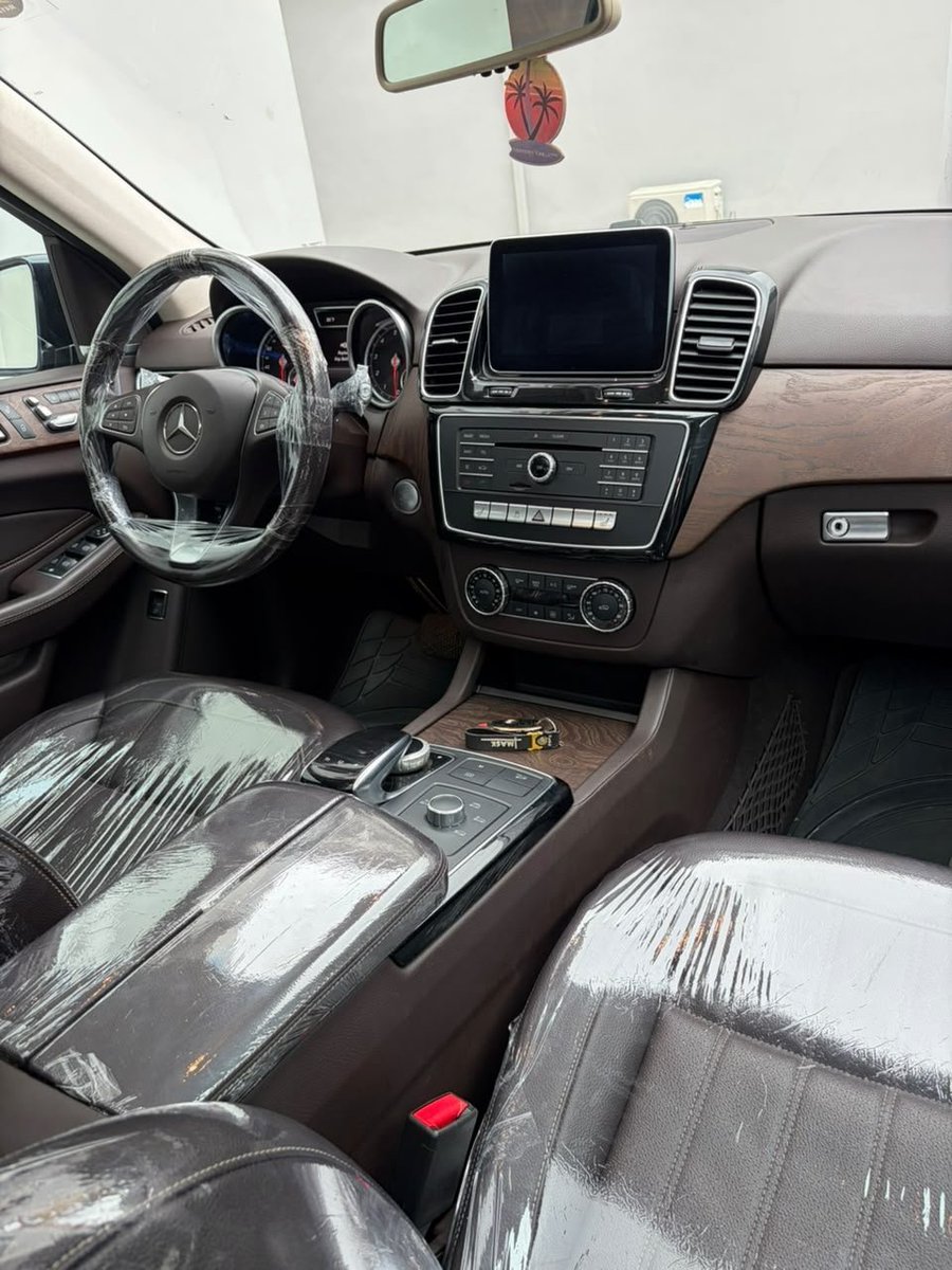 onxmotors's tweet photo. Good deal. 

8 months Registered 2016 Mercedes Benz GLE350. 
Still Toks 
Full option with panoramic roof. 2025 Entry

23M Cash 
Location: Yaba https://t.co/TSXBrohIDM