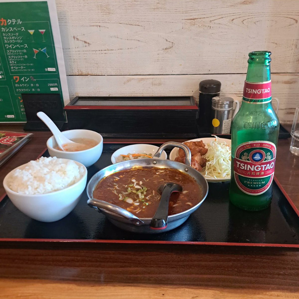 williammartin3b's tweet photo. I had an errand at Keihan Neyagawashi Station, so I visited the Chinese restaurant Kayō No. 2 near the station for the first time in a while. Their mapo glass noodles were today’s lunch special, so I ordered them. I wanted fried rice too, but I https://t.co/nAa0Vz6BU1