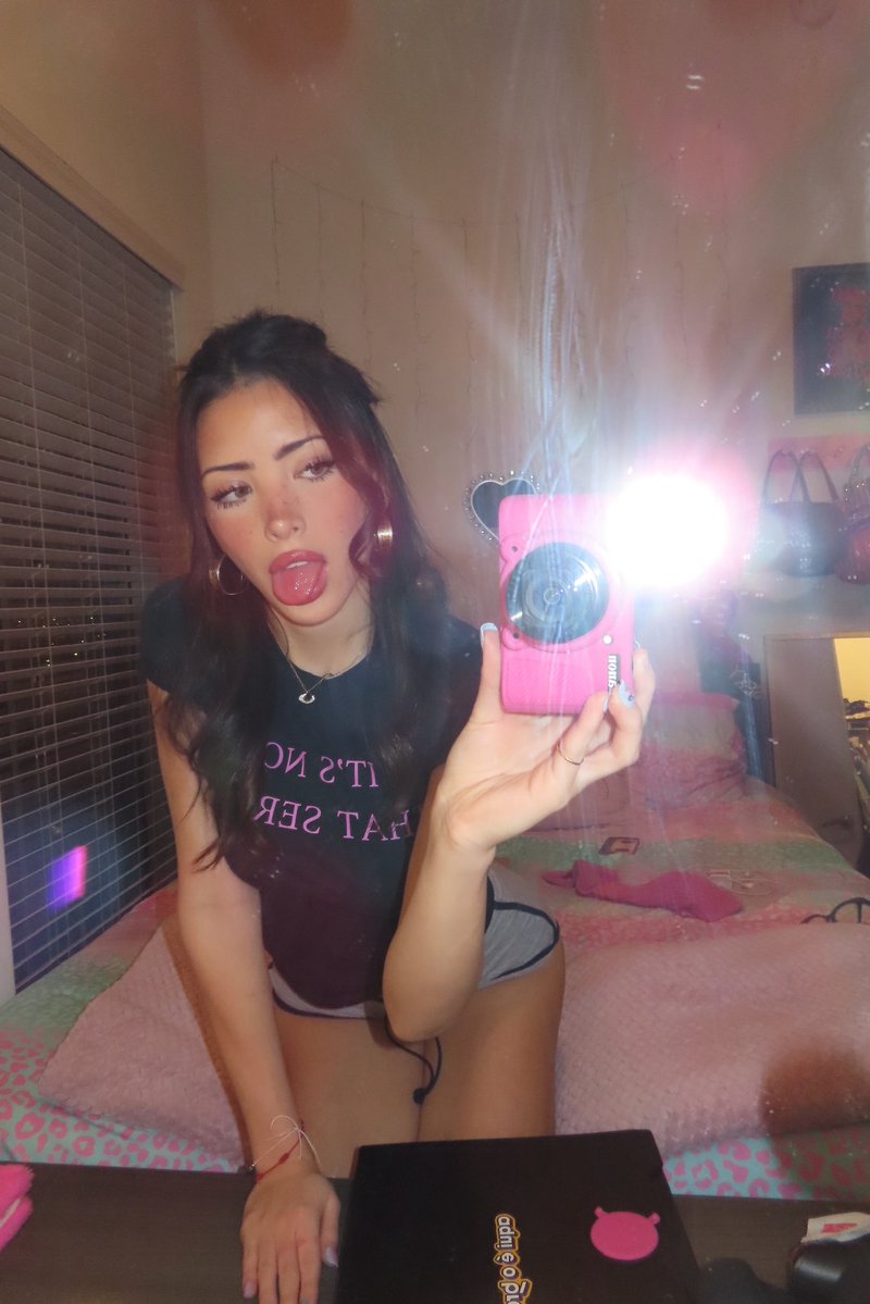 brooklynxmiller's tweet photo. finally 18 🥹🎀
this is kinda scary lol
enjoy the link in my biooo 🤭 https://t.co/DExvOnj9KV