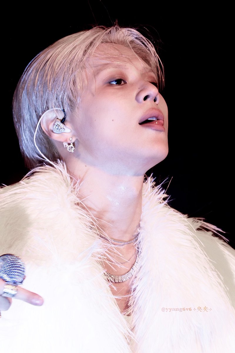 yyang6v6's tweet photo. 260919 LiMiNaL
👅

#태민 #泰民 #TAEMIN #テミン https://t.co/dPzpaIk4fh