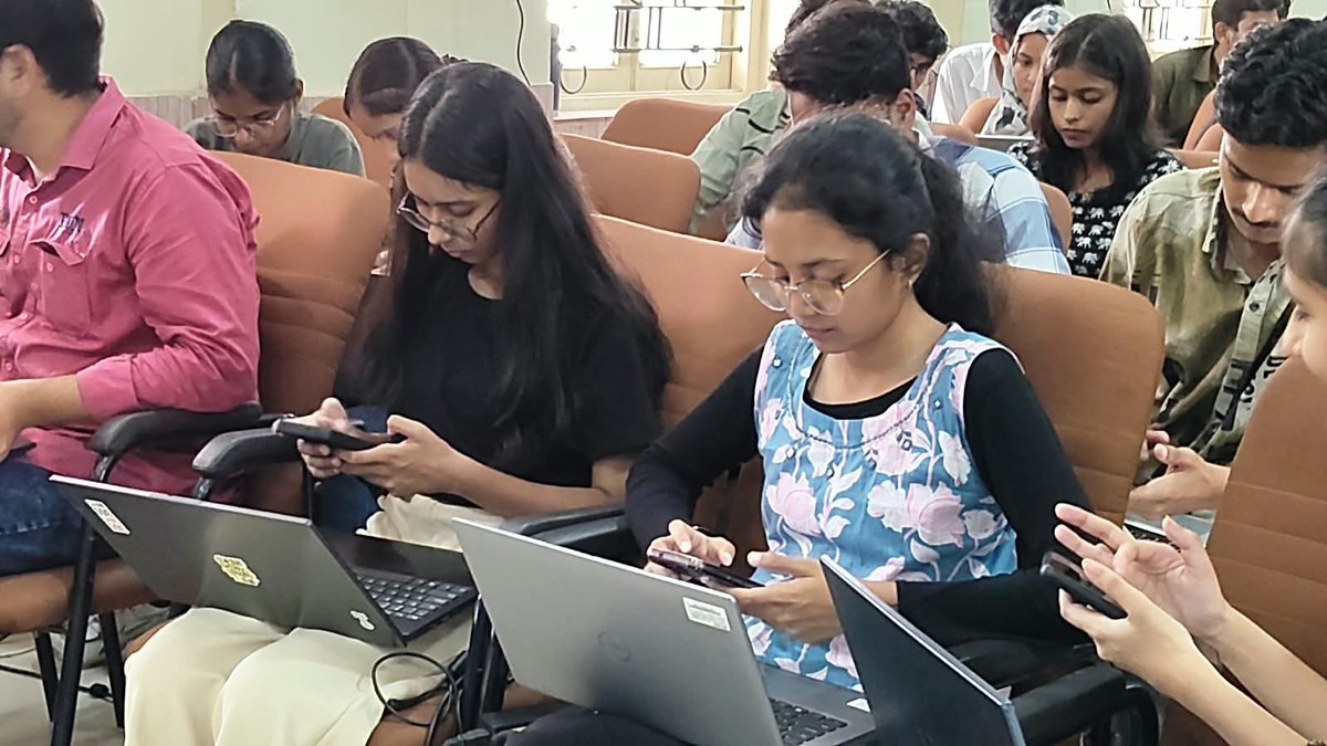VidishaWeb3's tweet photo. 🚀 BuildWithAI: City Tours — Vidisha at SATI 

Organized by @thegrowthsquare × @googledevs 
Community partners: @VidishaWeb3 × @CodingClubSATI

⚡ Vibe Coding • @Google_Stitch • @GoogleAIStudio

Thanks Shivam Singh, Utkarsh Gupta, Lavkush Pandey, Khyati Mehra.

#BuildWithAI https://t.co/lFrnQ8MYOj