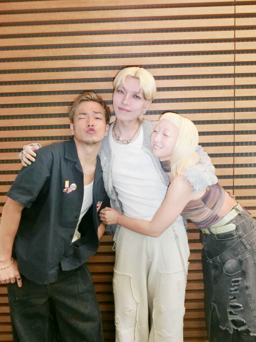 i_am_genta's tweet photo. しゃべくり007楽しすぎたー！
東京ドーム公演以来の再会が
まさかのしゃべくりでエモつきあげてるウチらです🫶
ありがとうございました🫶

#しゃべくり007 https://t.co/Q7Q6lj6GsR