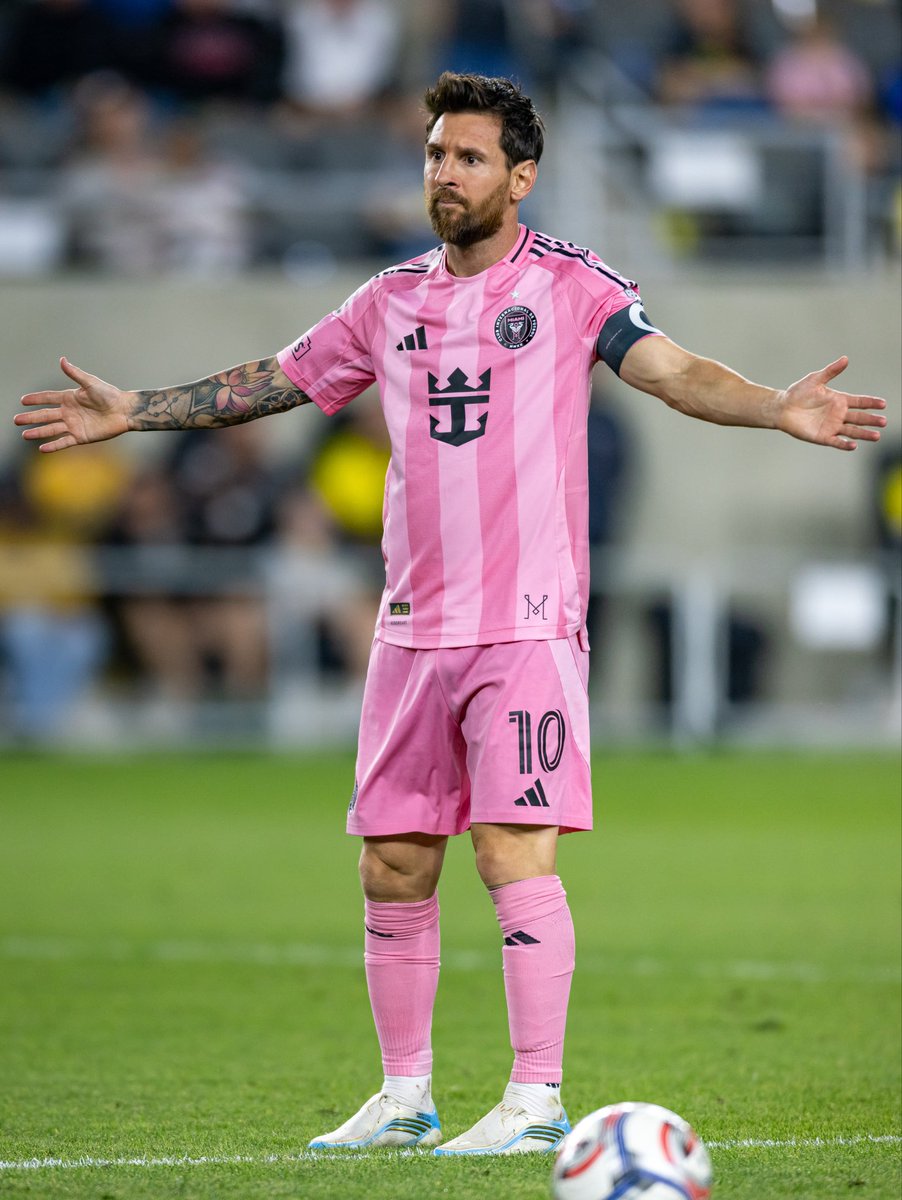 Jomens25's tweet photo. Messi in Columbus Ohio, he scored a banger but the Crew made sure he took home no points. https://t.co/DsalZnHzws