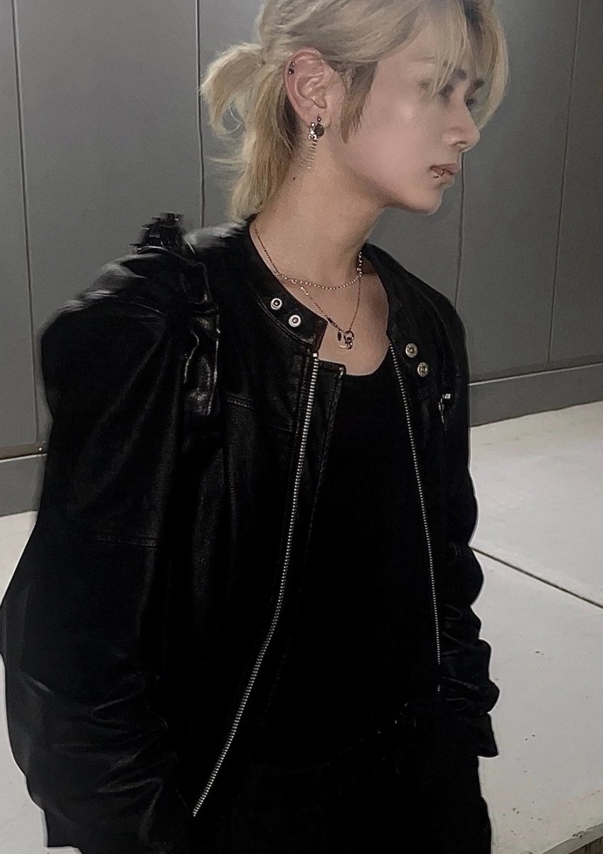 lvvv_xv's tweet photo. @1  1人いてたらそれでいい

#自撮り界隈  #自撮り界隈と繋がりたい #美男美女と繋がりたい #いいねでDM #病み垢さんと繋がりたい https://t.co/B6CamEzLpb