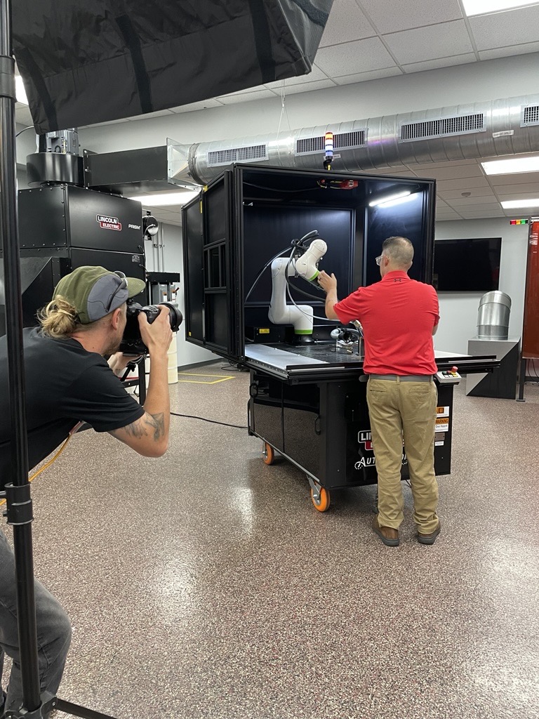LE_Automation's tweet photo. BTS at the Flex Lase™ cobot photo shoot last week!
The power source seamlessly communicates with a cobot to repeat high-precision welds up to 4x the speed of TIG. All of this takes place in a Class 1 laser-safe enclosure mounted on top of the cobot cart!
https://t.co/ZMRlPd9zQX https://t.co/njSaE3uTig