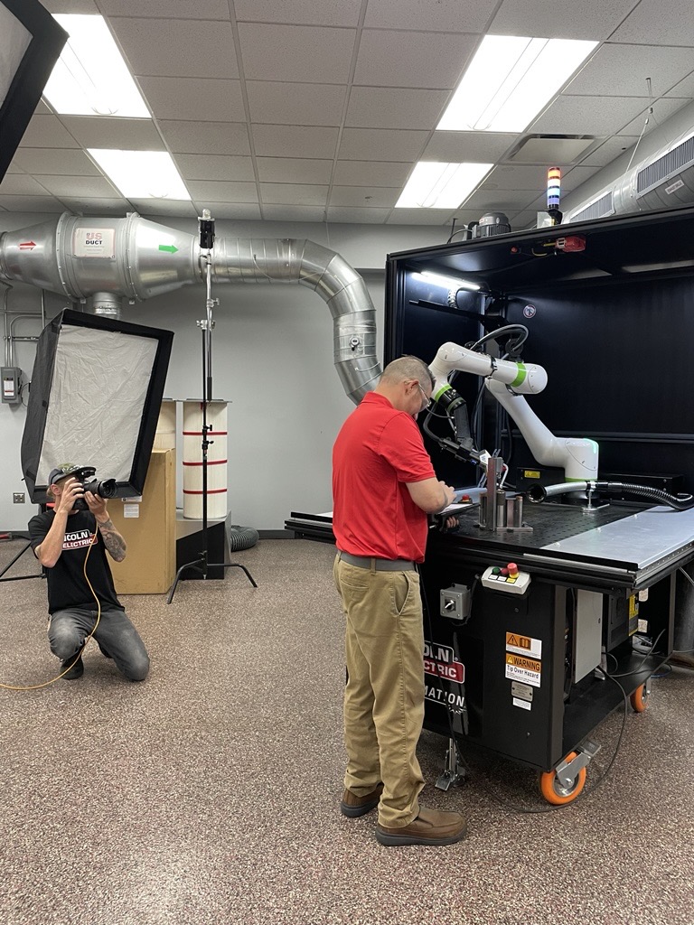LE_Automation's tweet photo. BTS at the Flex Lase™ cobot photo shoot last week!
The power source seamlessly communicates with a cobot to repeat high-precision welds up to 4x the speed of TIG. All of this takes place in a Class 1 laser-safe enclosure mounted on top of the cobot cart!
https://t.co/ZMRlPd9zQX https://t.co/njSaE3uTig