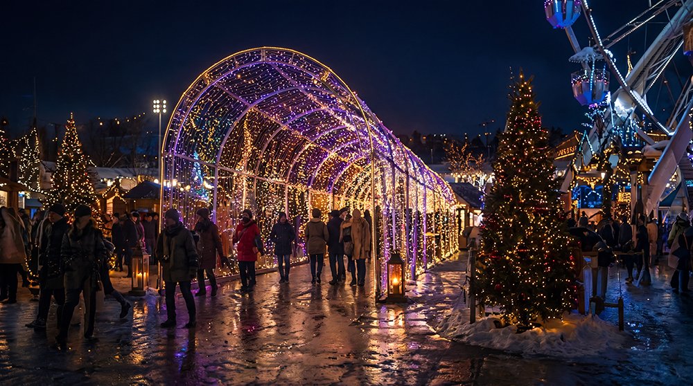 winterworldrva's tweet photo. 52 days until we freeze the field. ❄️ Swipe through to see how CarMax Park transforms into WinterWorld presented by SERVPRO:

12,500 sq. ft. Ice Pond
6-Lane Ice Slide
65 ft. Ferris Wheel
90 ft. Light Tunnel
Santa’s Workshop &amp; Mrs. Claus Storytime

https://t.co/lBsrf5Y9g2 https://t.co/I6ixLyltHR