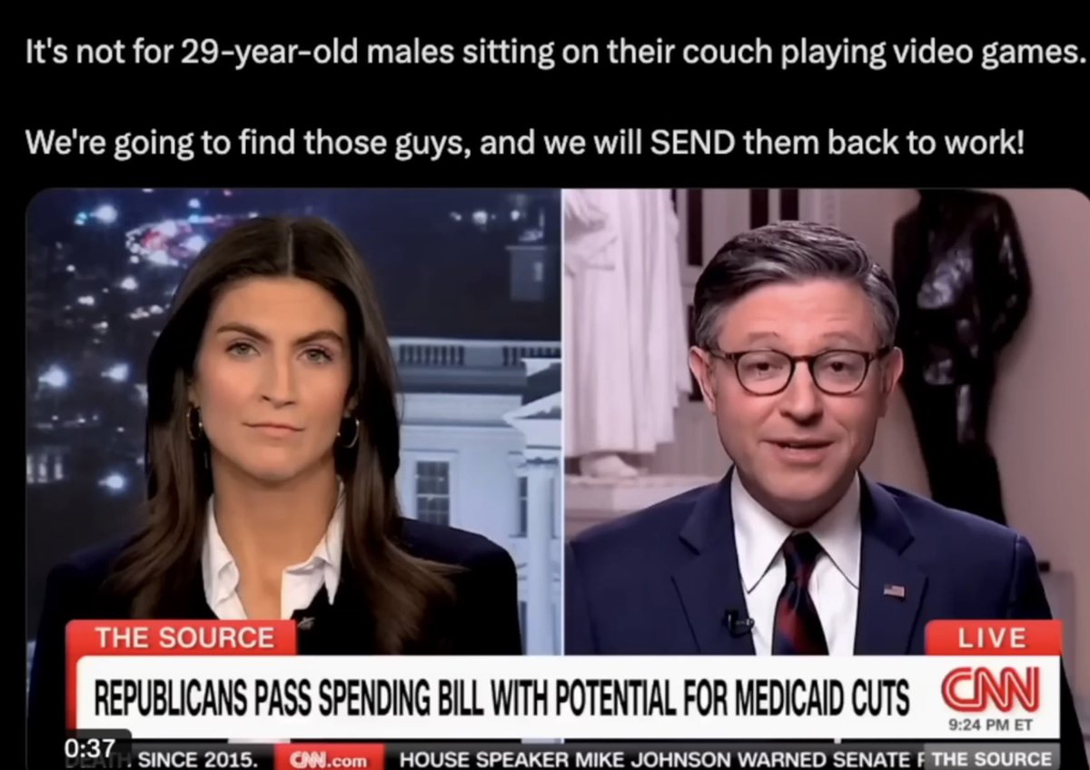 shoe0nhead's tweet photo. @SarahHuckabee so what think tank decided for all you guys to overnight change the black welfare queen talking point to young male gamers lmfao https://t.co/9eJS8i34Ka