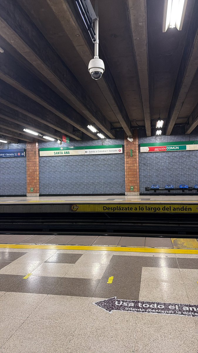 antituu4's tweet photo. Ni para estudiar llego tan temprano https://t.co/jcb0KJ4bVD